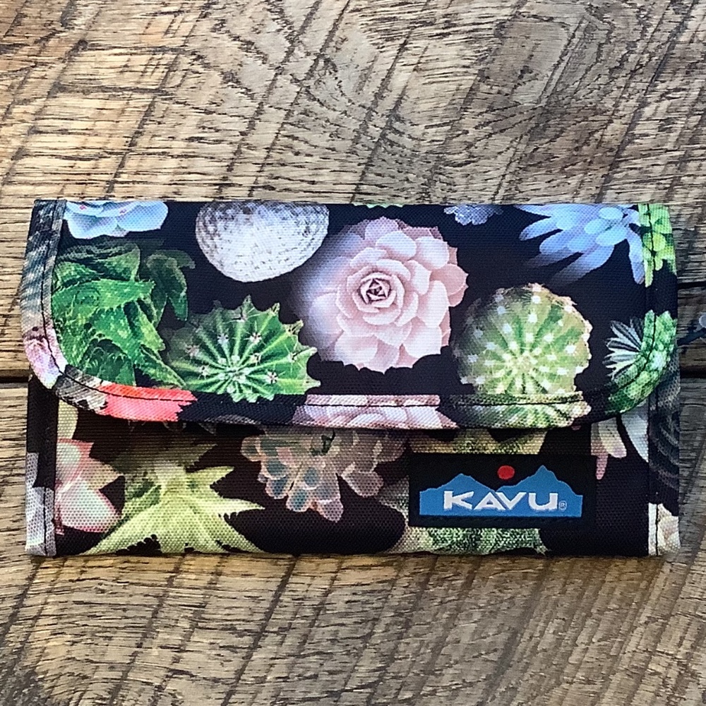 Kavu Greenhouse Mondo Spender Wallet New With Tags